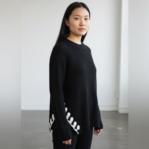 DESIGN LAB by LORD and TAYLOR ladies crewneck black-and-white long sleeve LARGE